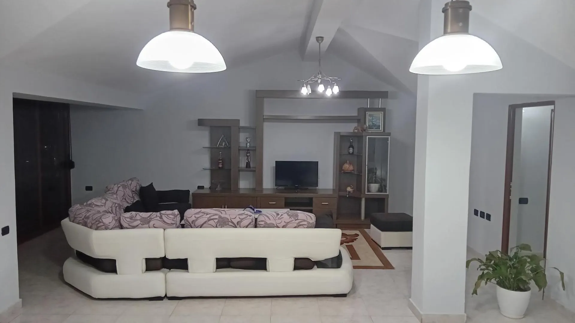 Villa Vlore Vini Albania
